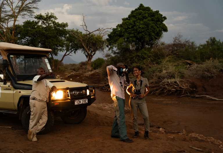 Auf Pirschfahrt im Tsavo Nationalpark, Severin Safari Camp, Kenia © Foto: Brian Siambi for Severin Safaris
