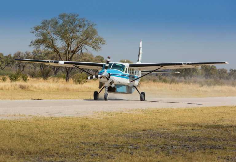 Landung auf dem Khwai Airstrip, Machaba Camp © Foto: Andrew Howard for Machaba Safaris