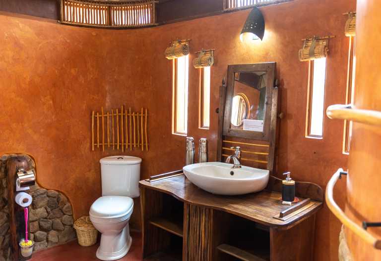 Isoitok Camp, Badezimmer Kategorie Deluxe © Foto: Marco Penzel | Outback Africa