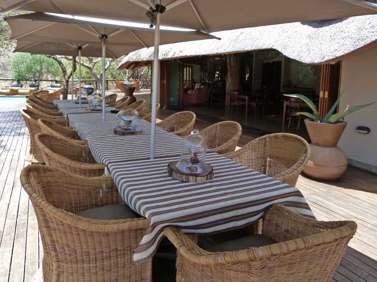 Tuningi Safari Lodge, Terrasse © Foto: Jens Doering | Outback Africa