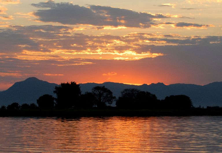 Sonnenuntergang über dem Shire River © Foto: Bernd Gerlach