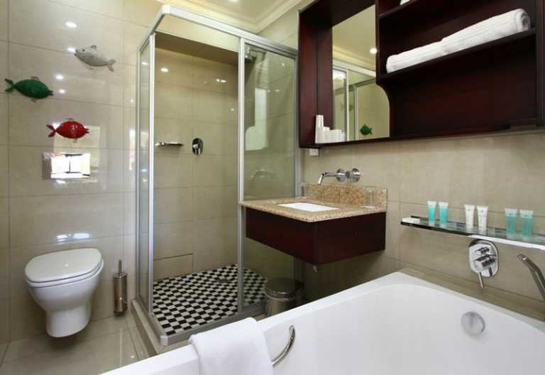 A Zambezi River Lodge, Badezimmer Standardroom