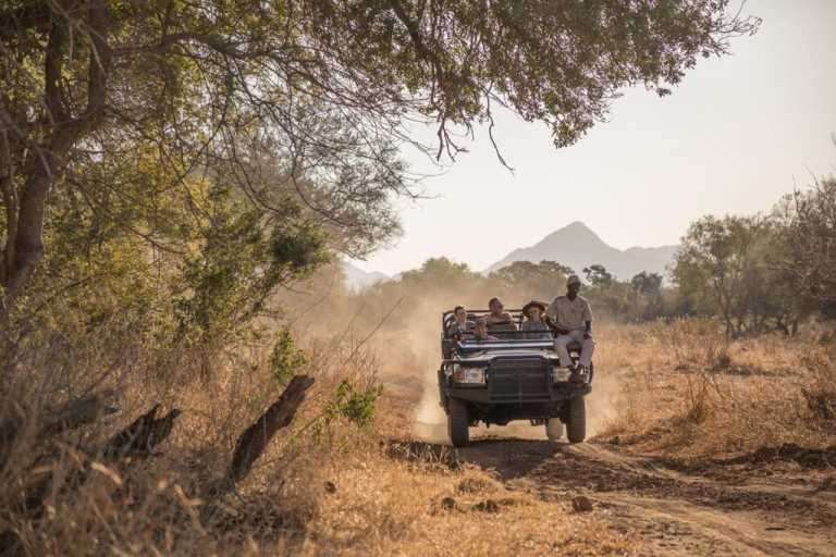 Offenes Pirschfahrzeug Chisomo Safari Camp &copy; Foto: Chisomo Safari Camp