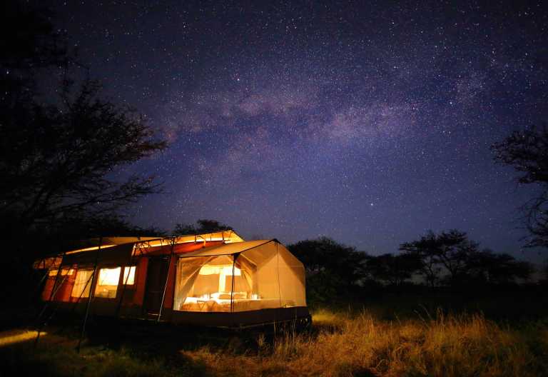 Zelt mit Annex zum Sternbeobachten, Olakira Camp © Foto: Asilia Africa