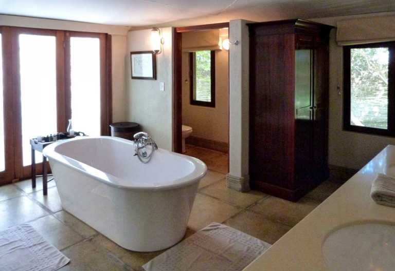 Savanne Private Game Lodge, Badezimmer © Foto: Jens Döring | Outback Africa