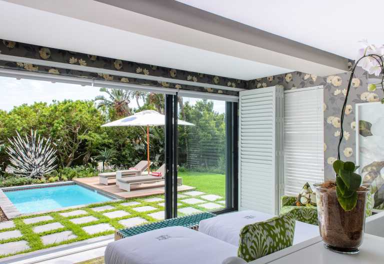 MannaBay Lodge, Pom Pom Room, Blick auf den privaten Pool