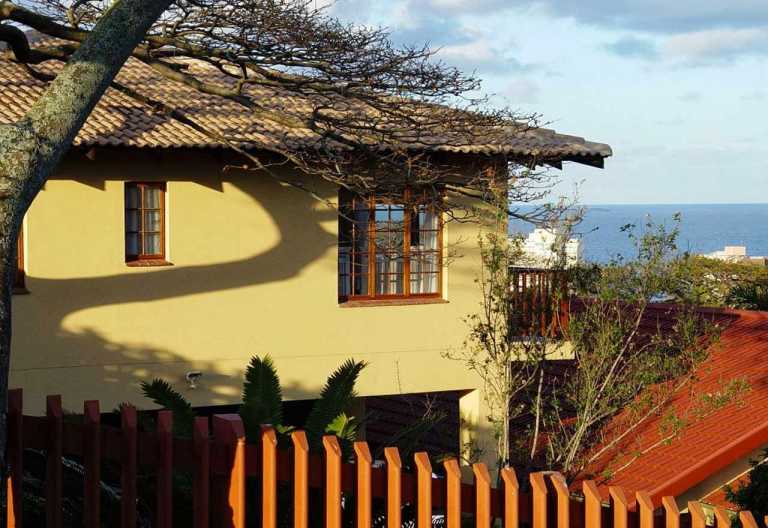 Umbrella Tree House, Außenansicht