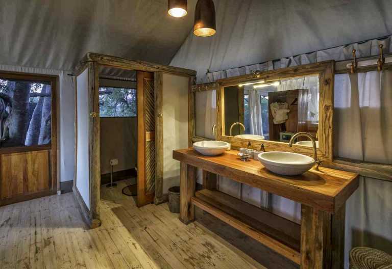 Litte Tubu Camp, Badezimmer © Foto: Dana Allen  Wilderness Safaris