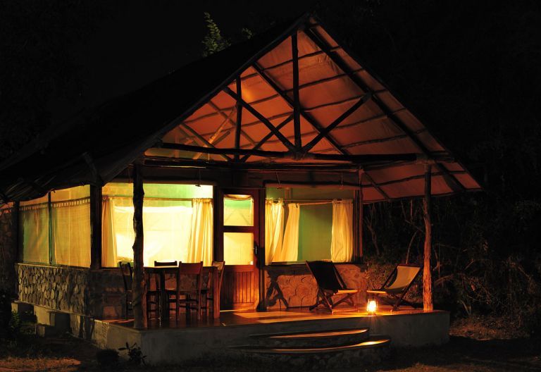 Beleuchtetes Chalet © Foto: Marco Penzel | Outback Africa