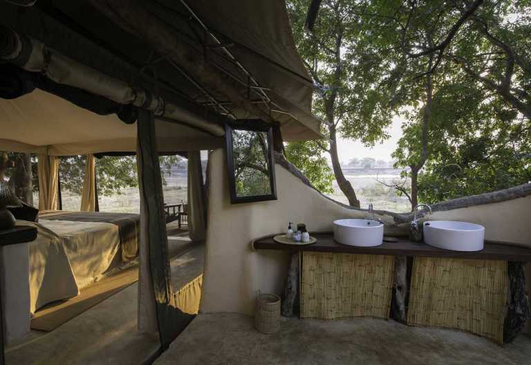 Tena Tena Camp, offenes Badezimmer © Foto: Robin Pope Safaris