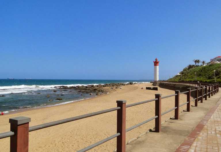 Umbrella Tree House, am Strand von Umhlanga
