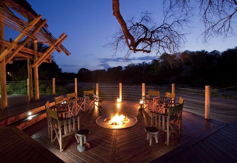 Rhino Post Safari Lodge, Bomaplatz © Foto: Guy Upfold