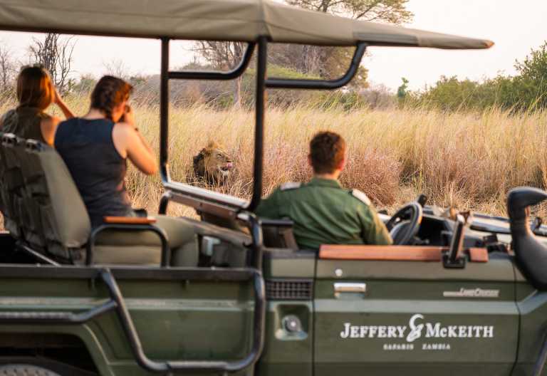 Pirschfahrt im Kafue Nationalpark © Foto: Sebastian Kennerknecht | Jeffery & McKeith Safaris