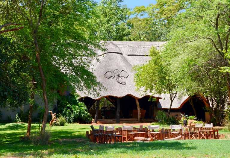 Ivory Safari Lodge, Hauptgebäude