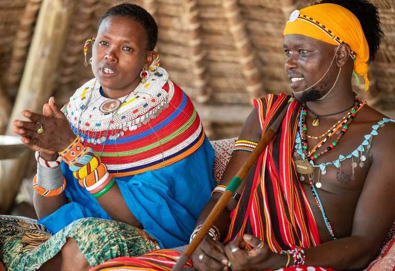 Lodge-Mitarbeiter in der traditionellen Kleidung der Samburu © Foto: Marco Penzel | Outback Africa
