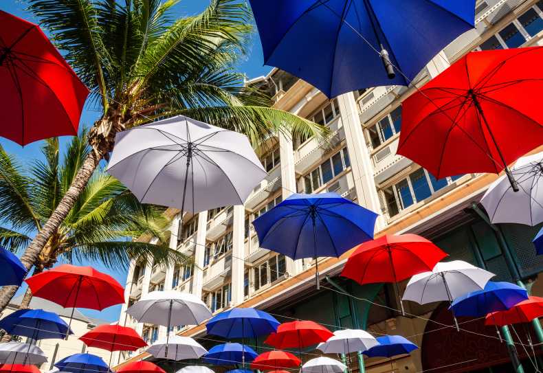 Schirme an der Caudan Waterfront, Port Louis, Mauritius