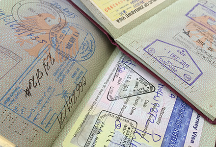 Reisepass mit Visum und Stempeln